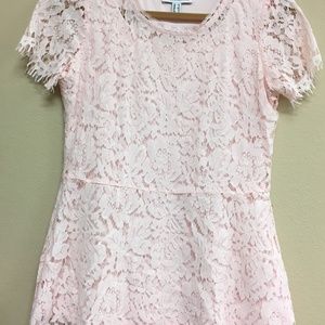NWOT-Isaac Mizrahi-soft pink lace top-Xsm